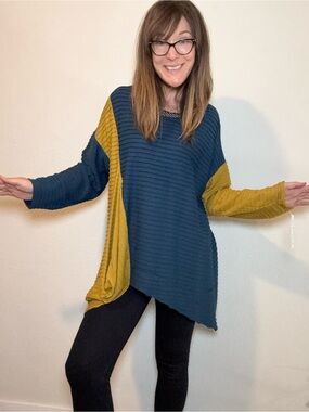 NWT XIAO Teal and Mustard Colorblock Ribbed Tunic size Large